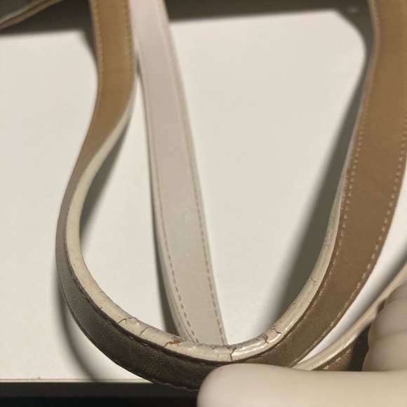 Coach Hampton beige/tan with white accents - Picture 7 of 11